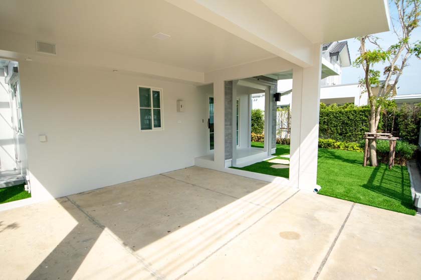 House with Shared Pool in Bangnatrad 
